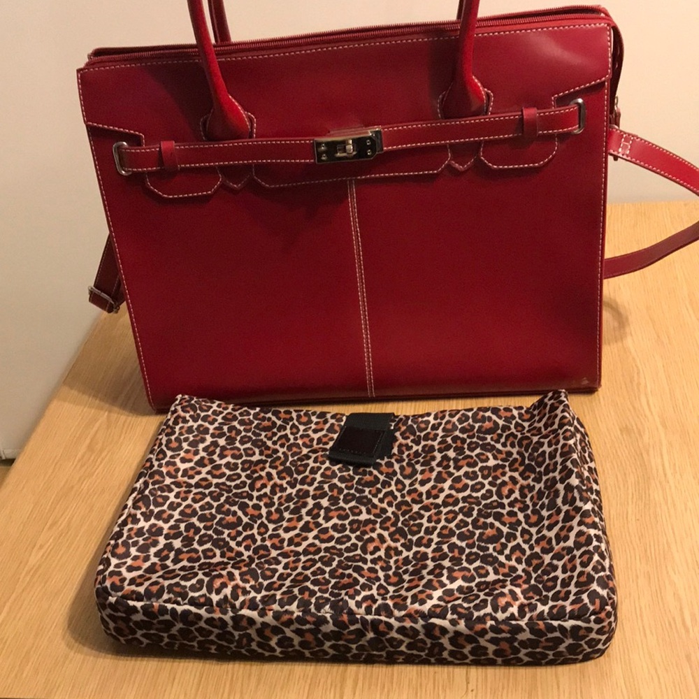 Elegant Red Handbag Set - Picture 5 of 11